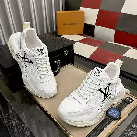 ルイヴィトン1AC2A9モデル