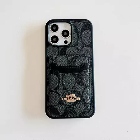 iPhoneシリーズ：iPhone 7～iPhone 16 Pro Max、Samsung Galaxyシリーズ：S10～S24 Ultra。上質な本革（オリジナルレザー）を使用し、高級感と耐久性を兼ね備えています。前面には「COACH」のブランドロゴが大胆にプリントされ、クラシックなスタイルを際立たせています。
