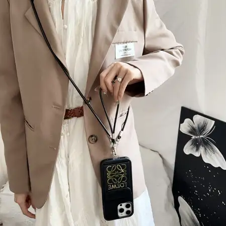 Loewe-ロエベ iphone17/iphone17 pro/iphone17 pro max/17air スマホケース 