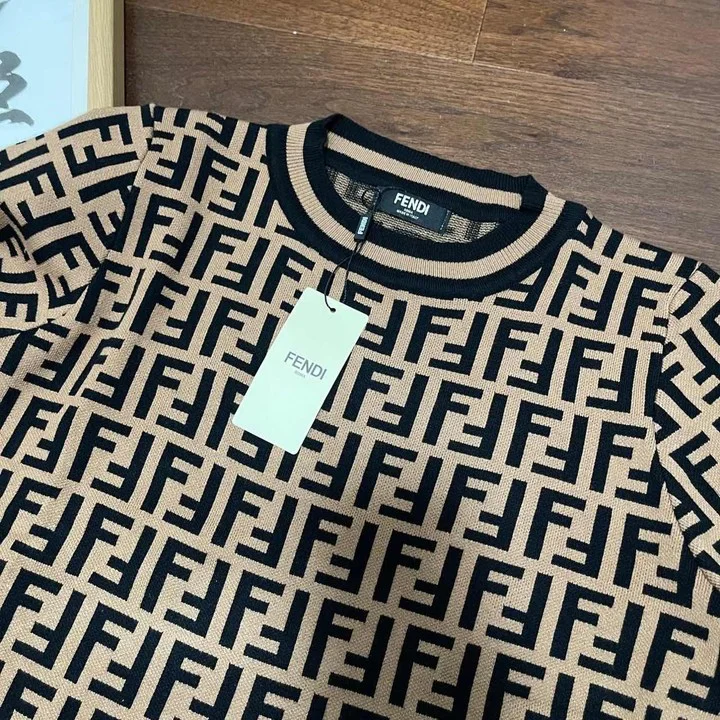 高品質偽物ニット