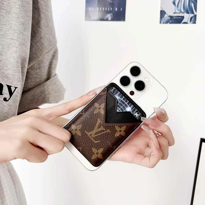 メンズ向けテックアクセサリーレプリカ