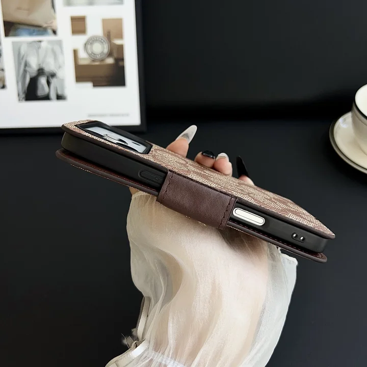 Coach-コーチ iphone17/iphone17 pro/iphone17 pro max/17air スマホケース