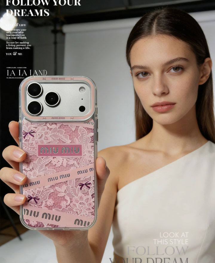 iphone18 ケース ミュウミュウ 風 miumiu スマホケース おしゃれ 芸能人 耐衝撃