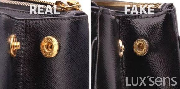 プラダ財布の留め金（バックル）をチェックする