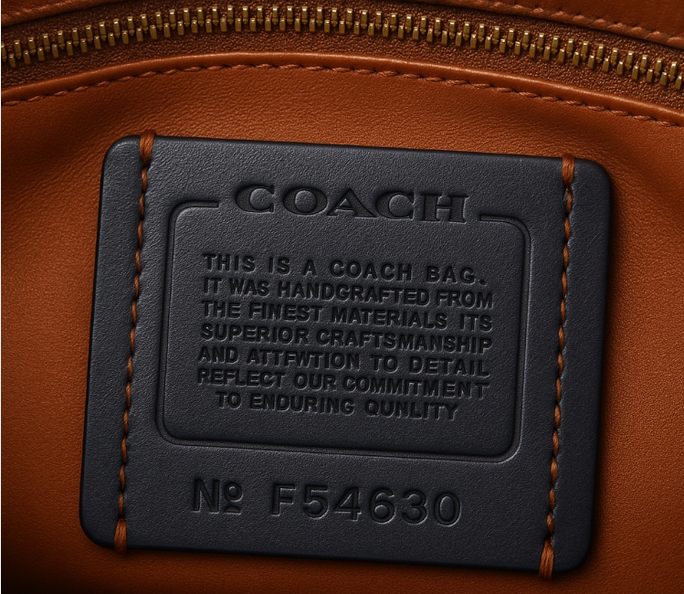 REEDのレザーレーベルとモデル番号を確認する