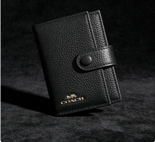 本革の質感とビニールの触感