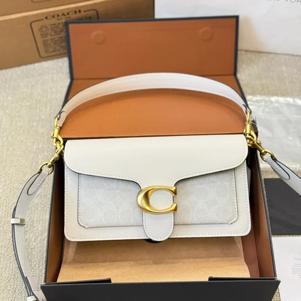 コーチの人気バッグ6選を推薦します