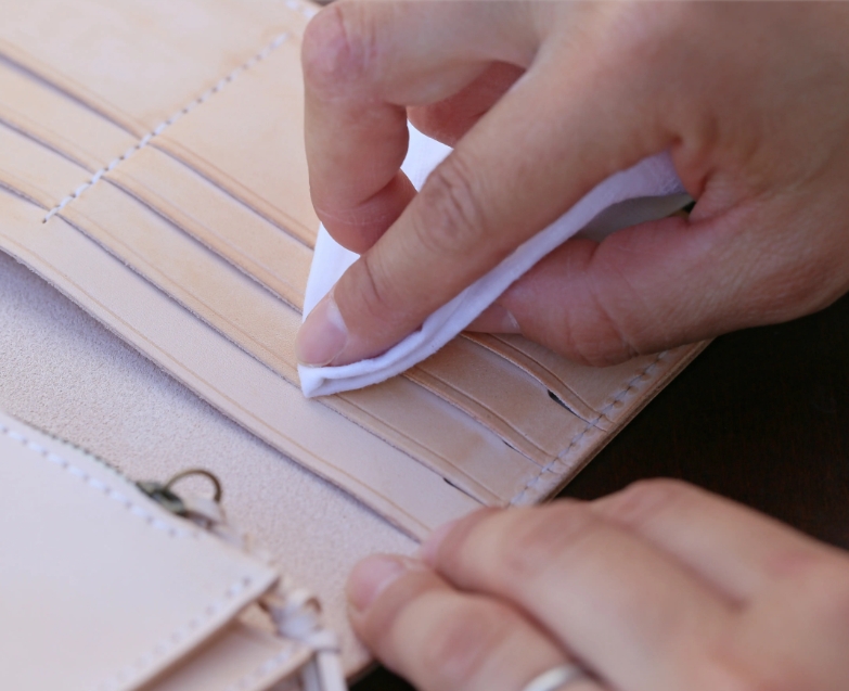 ブランド財布のお手入れ方法