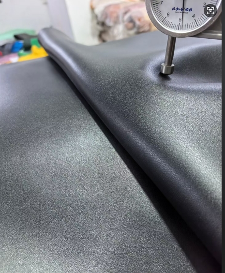 キャビアレザー .エナメル.ラムスキン .カーフレザー .  ゴートレザー