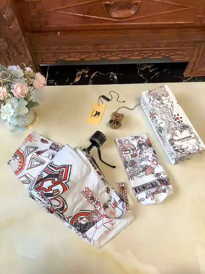 탄생 일 선물 50대 바바리 Burberry 우산 청우 겸용 브랜드 랭킹 남녀 겸용